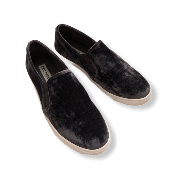 Steve Madden velvet slip on sneakers - Picture 1 of 5